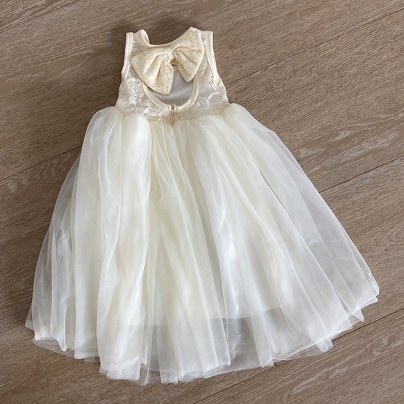 Layered girls formal dress, may be a size 4-6 - Picture 8 of 8